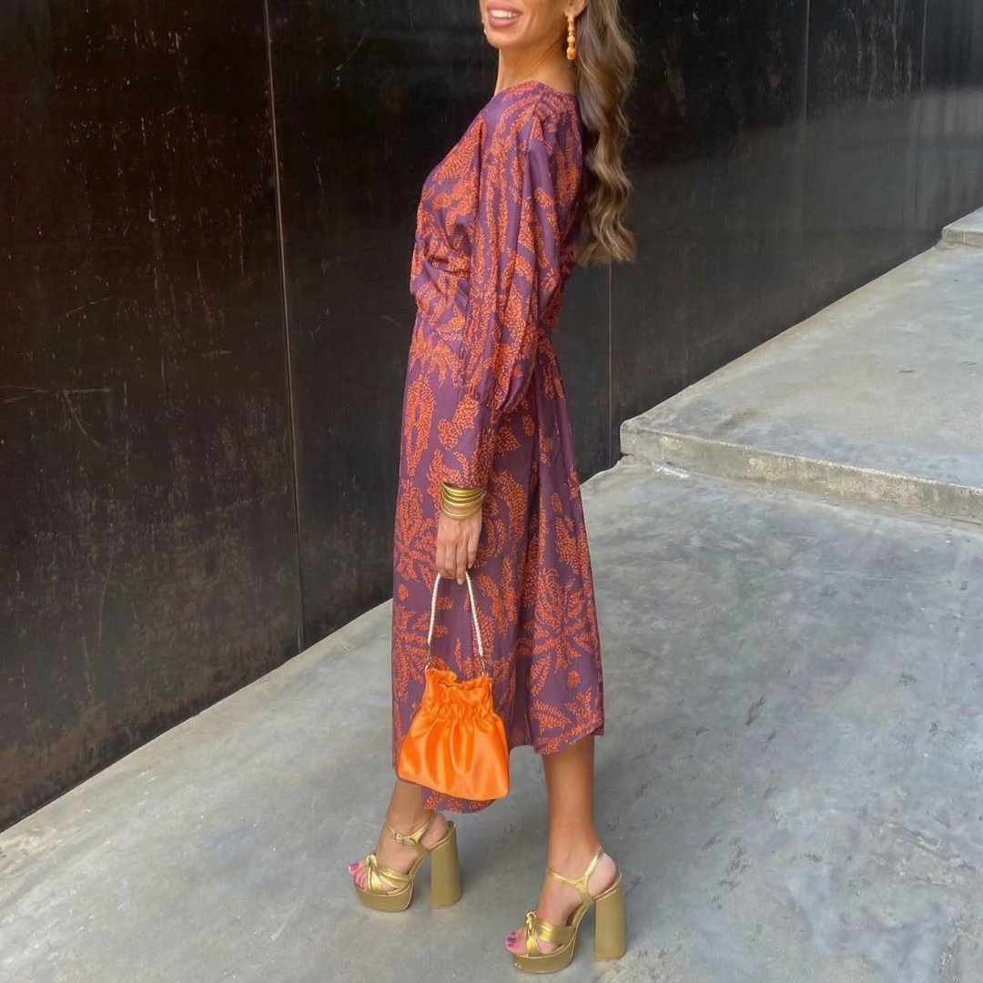 Isadora – Vestito Midi Elegante con Nodo in Vita e Stampa Artistica